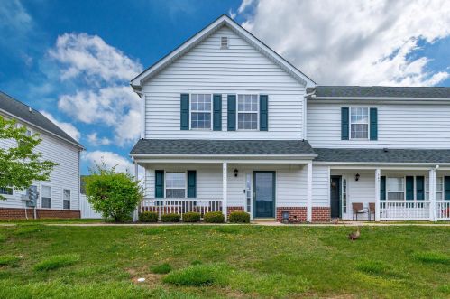 671 Pondview Dr, Darbydale, OH 43123-8320