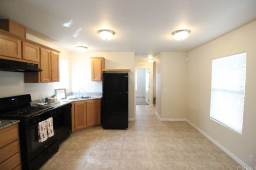 4401 Hughes Ln, Bakersfield, CA 93304-6806