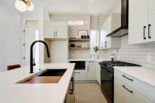 4907 Delores Ave, Austin TX 78721-2107 exterior