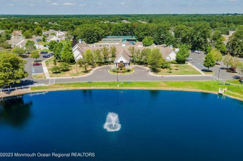 16 Wellington Ln, Lakewood NJ  08701-5736 exterior