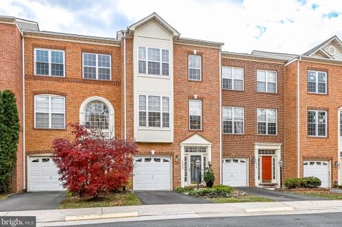 13028 Park Crescent Cir, Herndon, VA 20171-2820