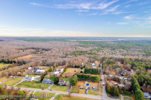 220 Long Swamp Rd, Plumsted Township NJ  08533-2028 exterior
