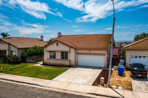 8063 David Way, Riverside, CA 92509-6114
