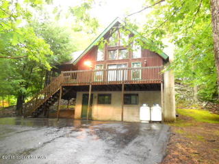 346 Saunders Dr, Bushkill, PA 18324-8570