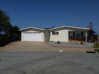 3163 Shuler Cir, Marina, CA 93933-2725