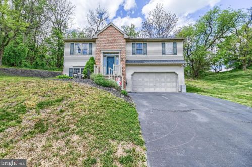 56 Stonewyck Hill Rd, Longlevel, PA 17368-9529