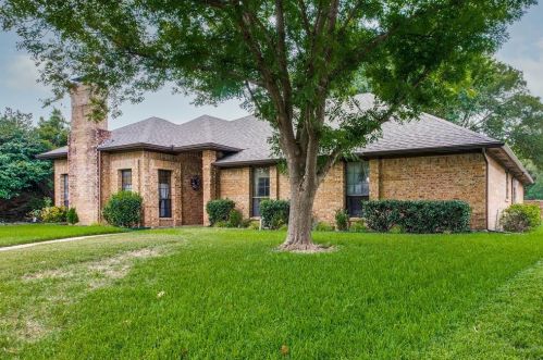 702 Mount Vernon Dr, Richardson TX  75081-5336 exterior