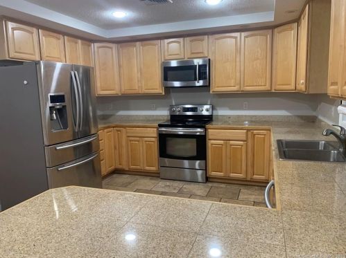 58 Johnson Cove Rd, Norwich CT  06351-1022 exterior