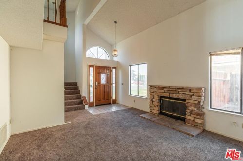 1217 Avenue, Lancaster, CA 93535-6504