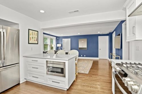579 Bedford Rd, Pleasantville NY  10570-3348 exterior