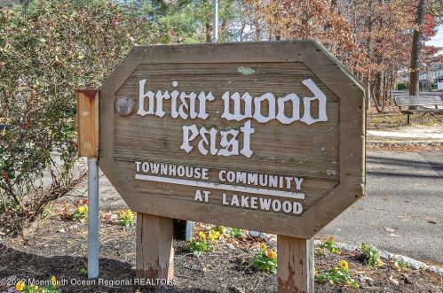 379 Rose Ct, Lakewood, NJ 08701-5870