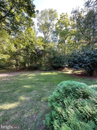 957 Powderhorn Dr, Lansdale PA  19446-5530 exterior
