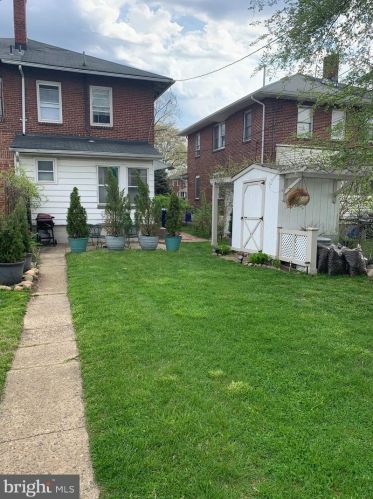 203 Woodlawn Ave, Florence NJ  08518-1011 exterior