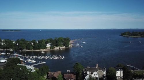 8 Hilltop Dr, Rye Brook NY  10573-5308 exterior