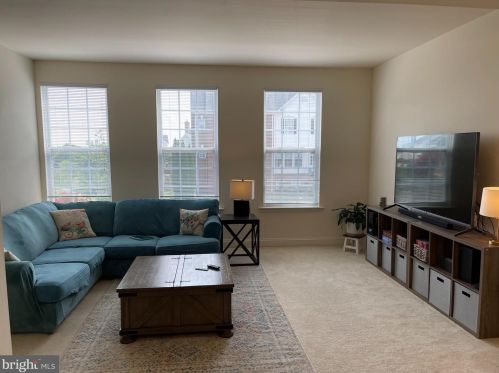 624 Burberry Ter, Leesburg, VA 20175-5653