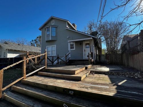5712 Pershing Ave, Fort Worth, TX 76107-4620