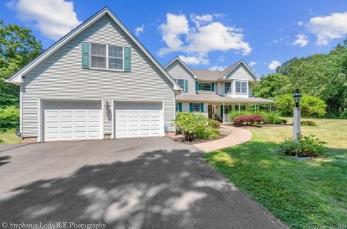 812 Pleasant St, Southington CT  06489-2015 exterior