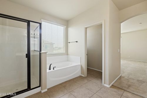 4031 Torrey Pne Ln, Chandler AZ  85249-3871 exterior