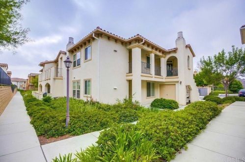10850 Serafina Ln, San Diego, CA 92128-5643