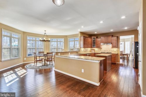 21099 Honeycreeper Pl, Leesburg VA exterior