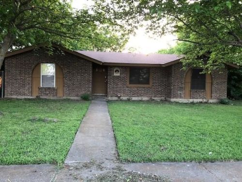 2705 Pebble Beach Dr, Lancaster, TX 75134-2026
