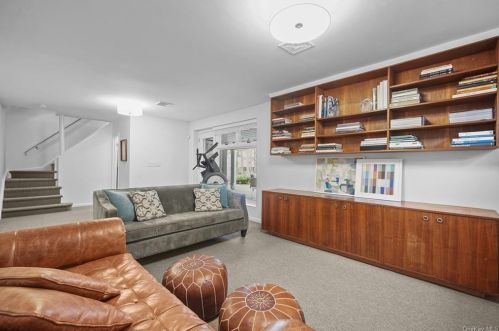 180 Hillair Cir, White Plains NY  10605-4506 exterior