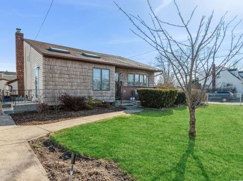 803 Delaware Ave, North Lindenhurst NY  11757-2812 exterior