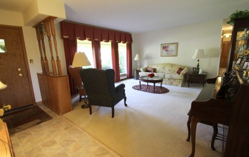 520 Catskill Rd, Waukesha, WI 53186-0982