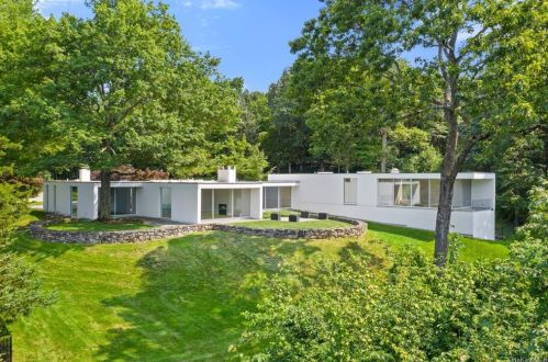 125 Davids Hill Rd, Bedford Hills, NY 10507-2521