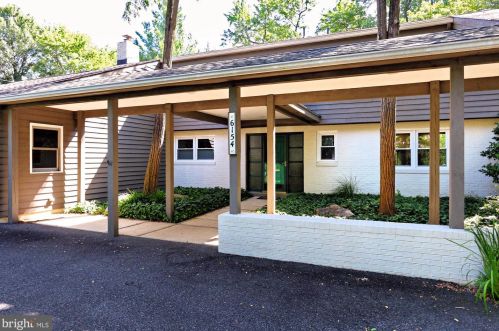 6154 Beachway Dr, Falls Church, VA 22041-1429