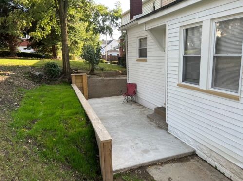 1415 Meadow St, Mckeesport, PA 15132-5416
