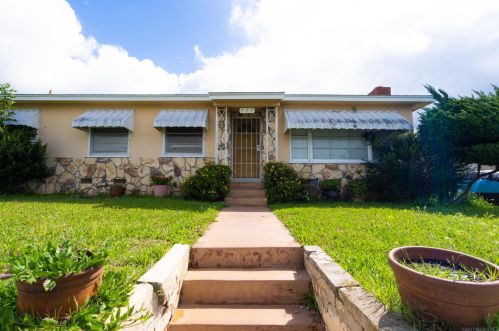 111 Los Alamos Dr, San Diego, CA 92114-4033
