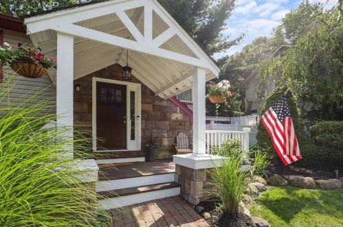 14 Utopian Pl, Airmont NY  10901-7715 exterior