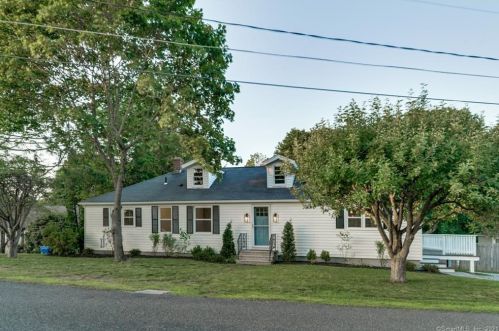 80 Circle Dr, Litchfield CT  06750-1710 exterior