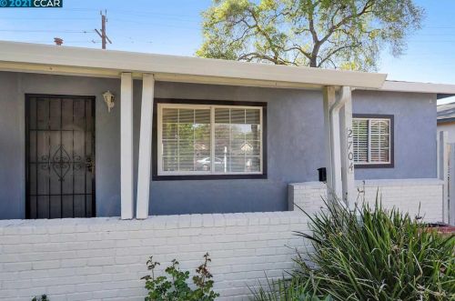 2704 Crescent Dr, Concord CA 94520-1919 exterior