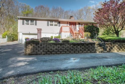 375 Beaver St, Ansonia, CT 06401-2006
