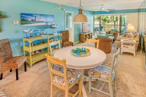2737 Gulf Dr, Sanibel, FL 33957-5938