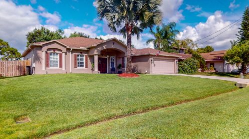 2081 Burlington St, Fort Pierce FL  34984-4350 exterior