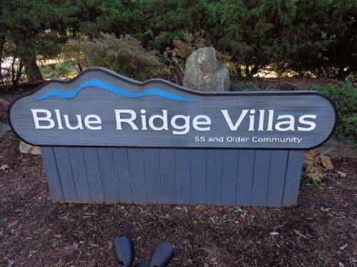 109 Derbyshire Dr, Hendersonville, NC 28792-2964