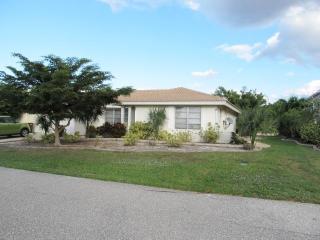 1010 Cimarron Dr, Punta Gorda FL  33950-6541 exterior
