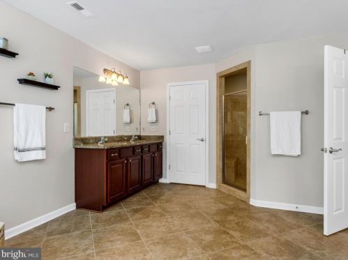 60 Kinsley Ln, Fredericksburg VA  22406-4089 exterior