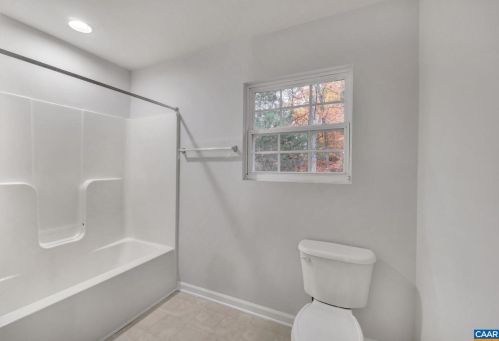 27 Bearwood Dr, Bybee VA  22963-2843 exterior