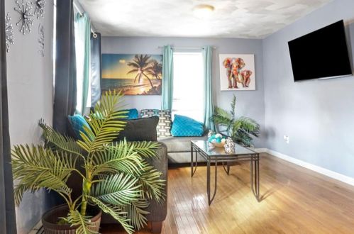 79 Lowell Ave, Providence RI  02909-4621 exterior