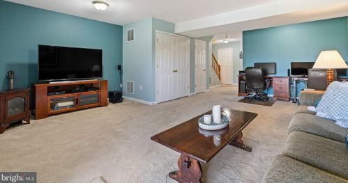 14238 Hunters Run Way, Gainesville VA  20155-4408 exterior