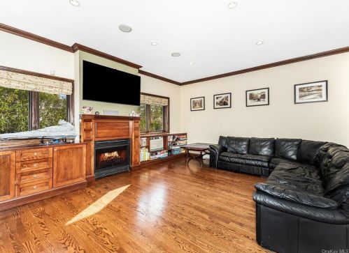 3051 Henry Hudson Pkwy, Bronx, NY 10463-4700