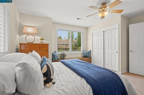 1194 Canyon Side Ave, San Ramon CA 94582-4556 exterior