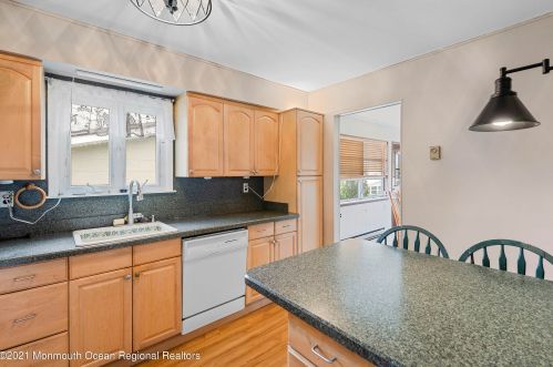 33 Watkins Rd, Bricktown NJ  08724-2446 exterior