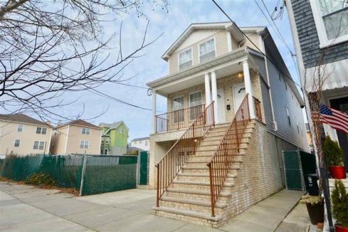 39 34th St, Bayonne, NJ 07002-3922