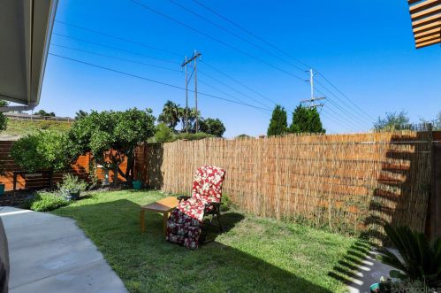 4073 Lake Blvd, Oceanside CA  92056-4604 exterior