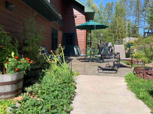 5568 Lax Lake Rd, Silver Bay, MN 55614-3637